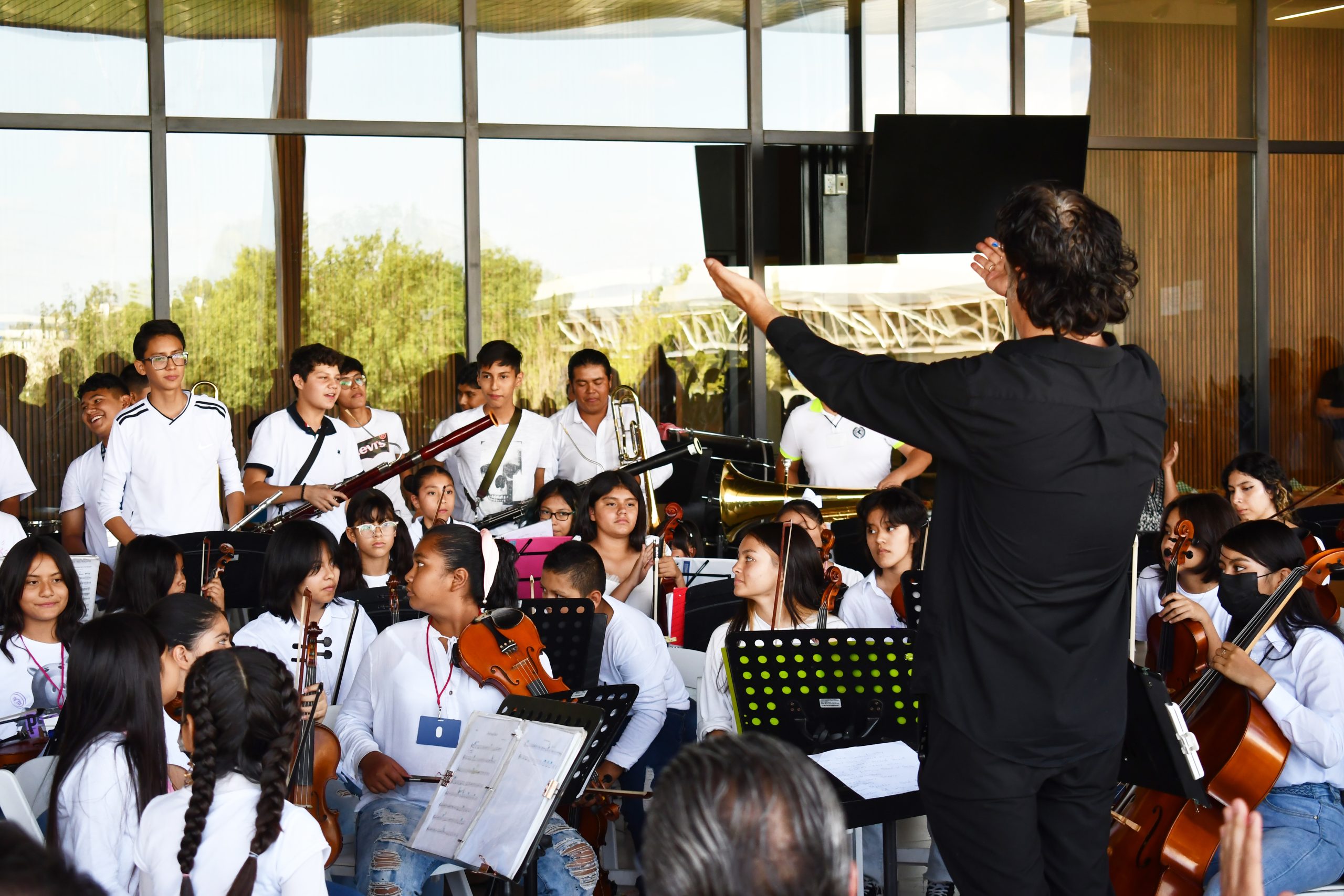 Niños y niñas de la Fundación MUVI en Campus Cummins