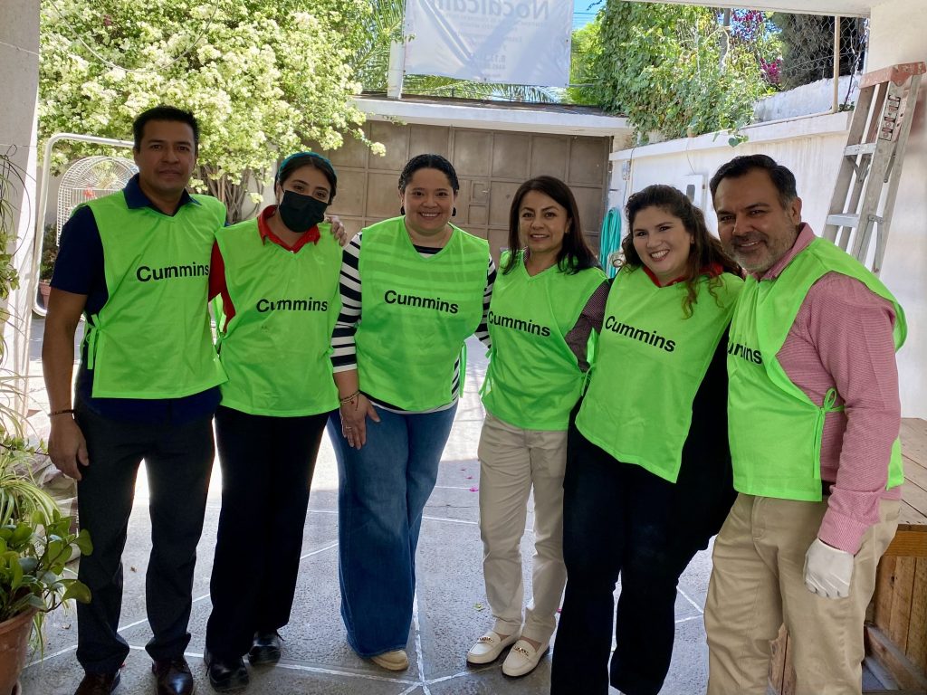 Voluntarios Cummins en actividades de comunidad