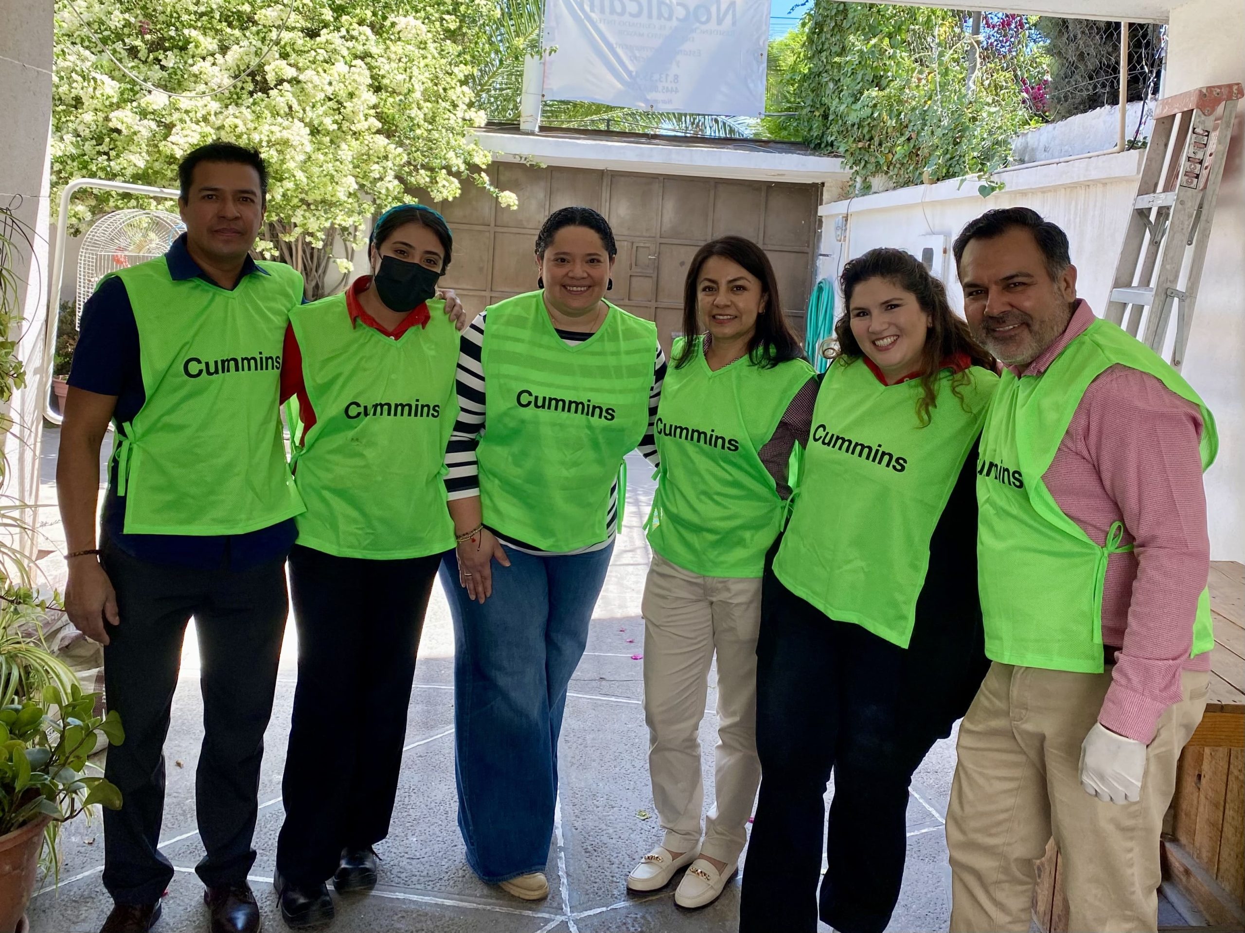 Voluntarios Cummins en actividades de comunidad