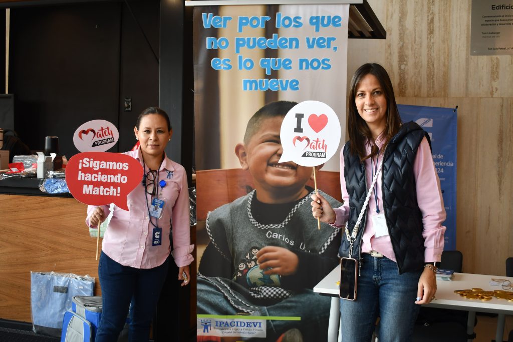 Representantes de IPACIDEVI en activación de campaña Match